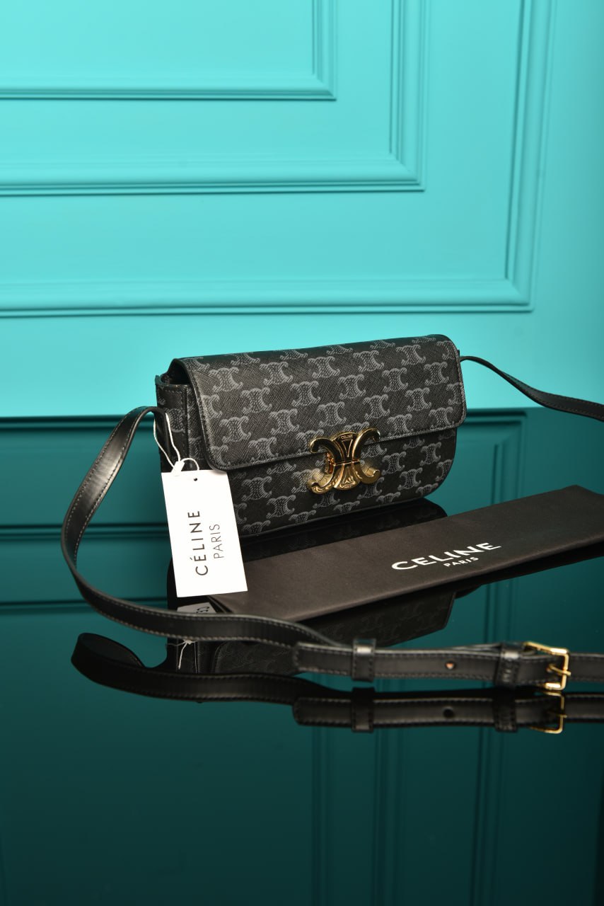 Triomphe Shoulder Bag In Shiny