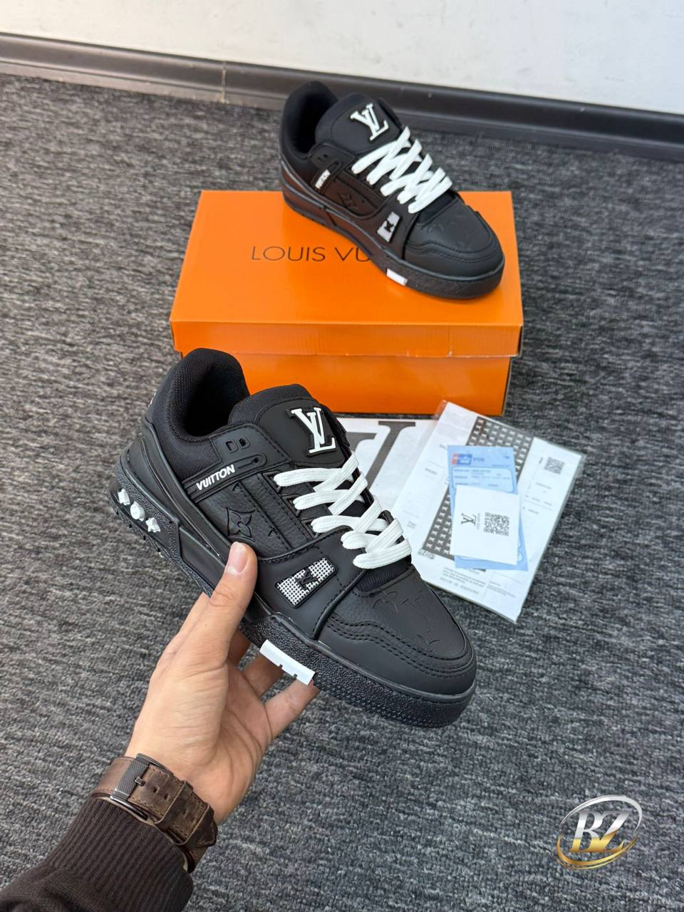 L.v. New Season Black