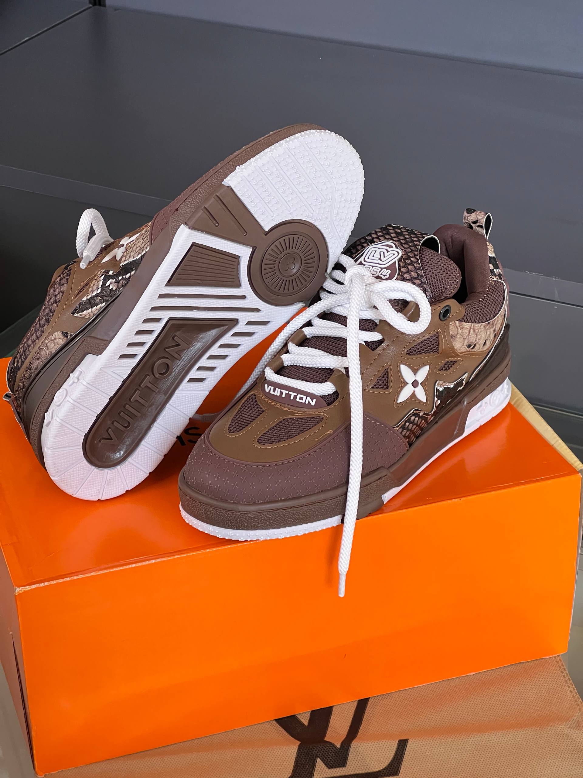 New Season L.v. Sneakers