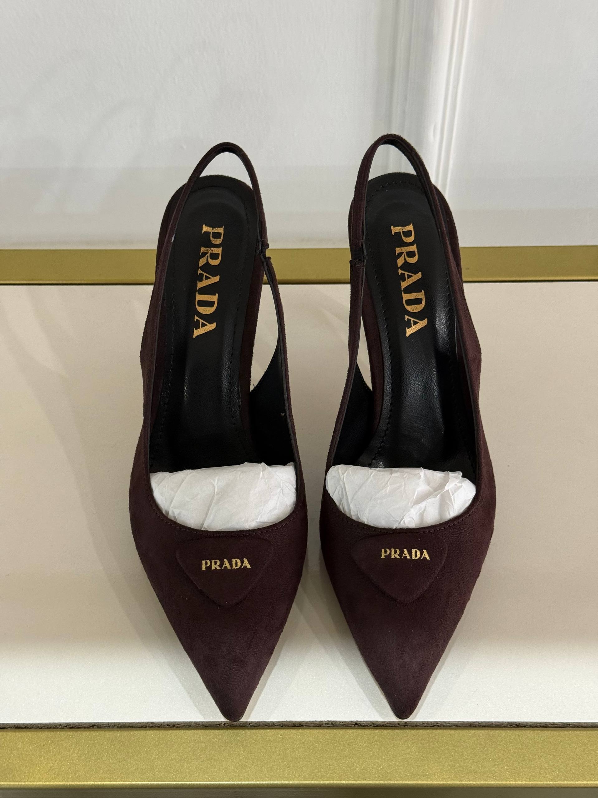 SUEDE SLINGBACK PUMPS