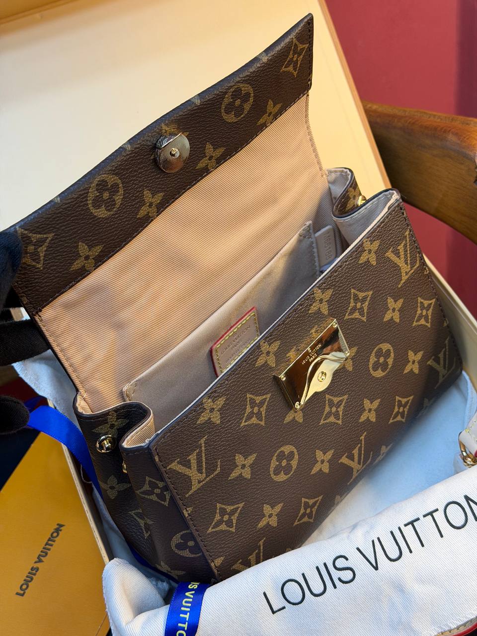 L.V. New Season Premium Collection