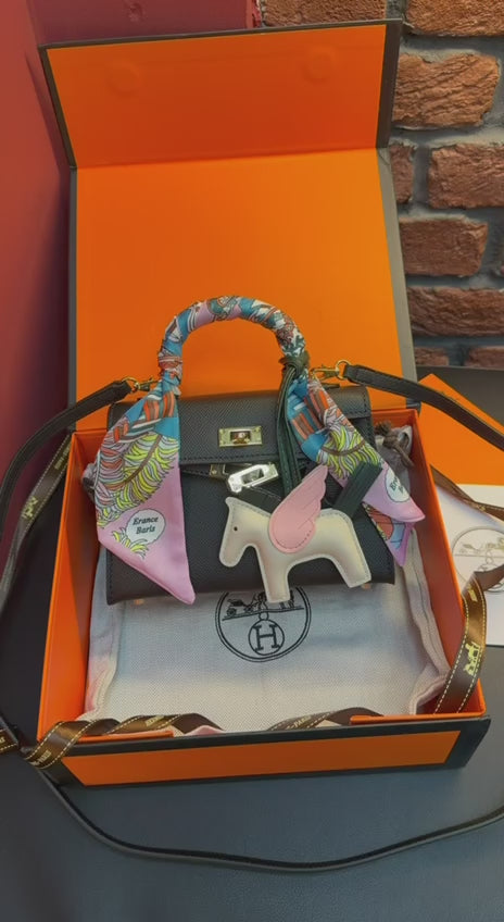 Kelly 19 Premium Collection